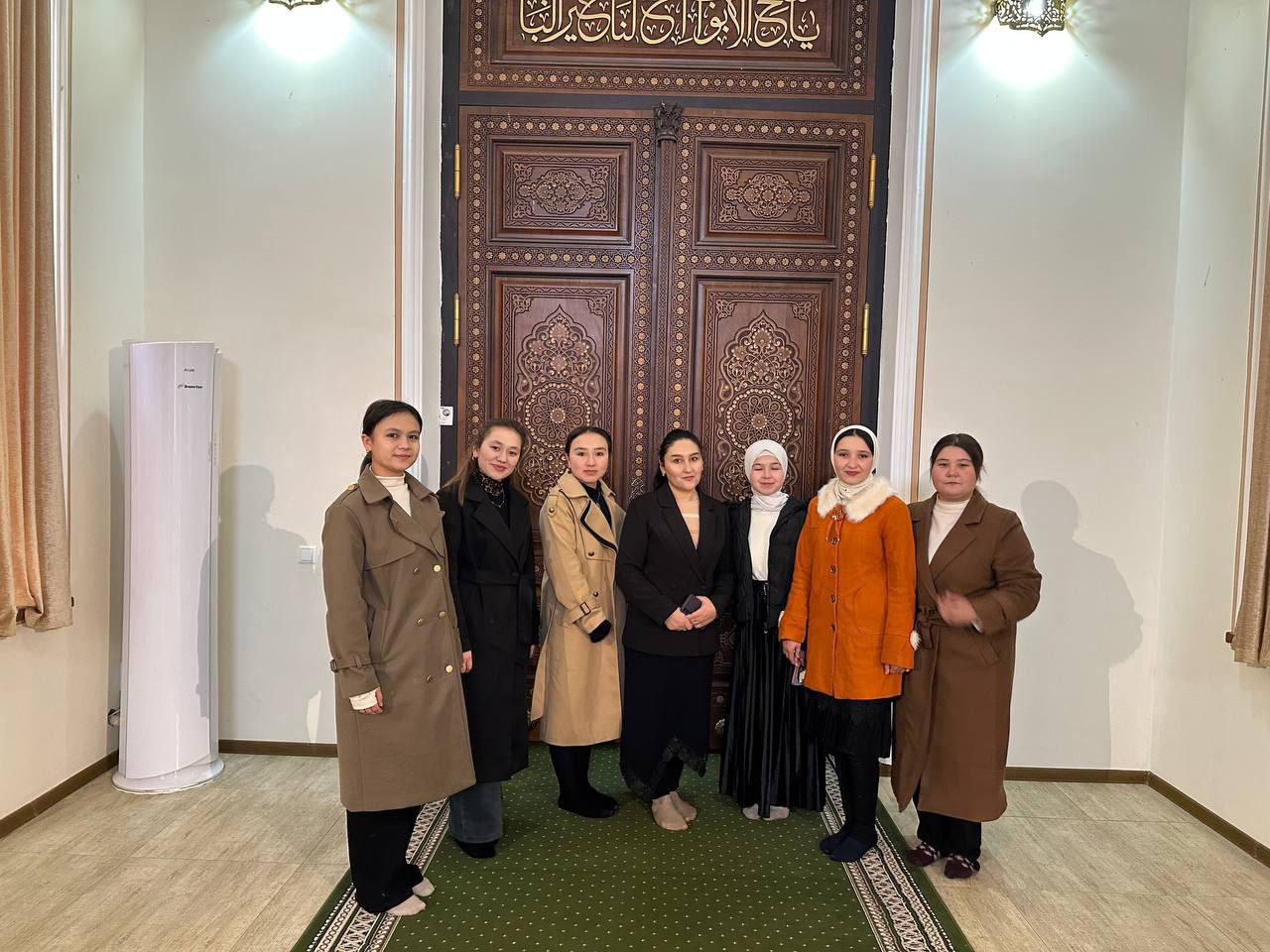Sulton Uvays Qaraniy ziyoratgohiga tashrif