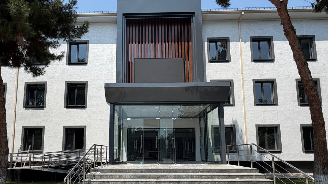 Namangan davlat pedagogika institutida zamonaviy LED elektron ekran inventarlashtirilib,mas'ul shaxsga topshirildi.