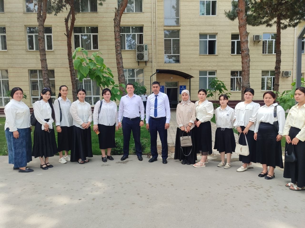 NAMDPIDA “OCHIQ ESHIKLAR KUNI” TADBIRLARI DAVOM ETMOQDA